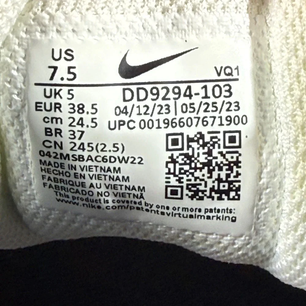 Nike Running Women 7.5 White Sneakers Shoes Downshifter 12 DD9294-103 Athletic
